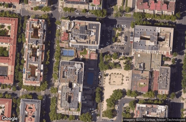 Satellite view of Club y Escuela de Padel IberiaMart Madrid